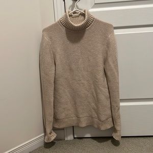 JCrew knit turtle neck in M